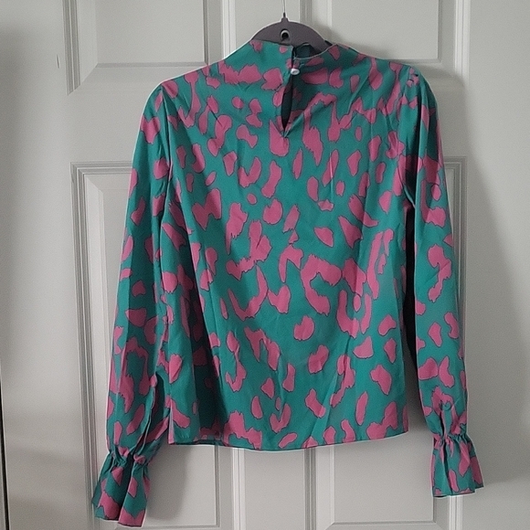 Lot of 5 Women’s Blouses Size Medium | Bold Prints | Lightweight - Picture 15 of 16